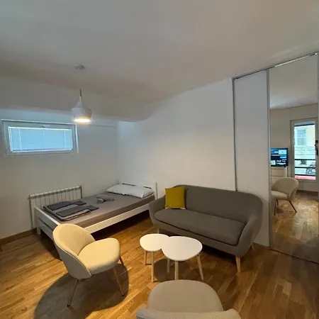 Lux 2 سكوبجي
